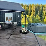 Pa Solsiden Av Gaustatoppen Tuddal
