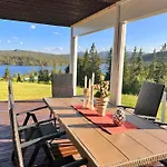 Nyaraló Pa Solsiden Av Gaustatoppen *