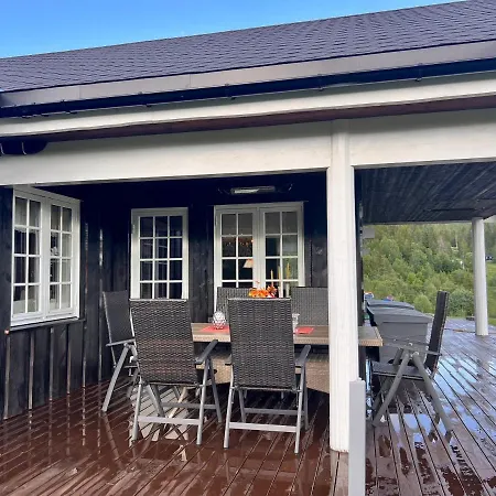 Pa Solsiden Av Gaustatoppen Tuddal